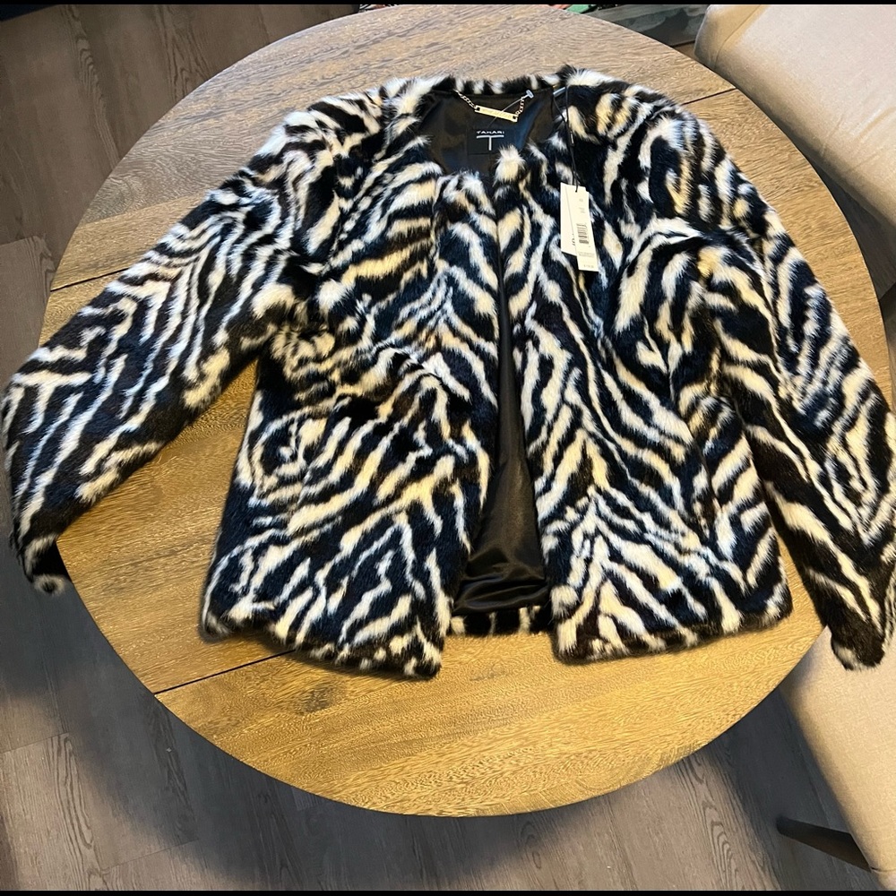 Super cute Tahari Faux Fur brand new b/w jacket
